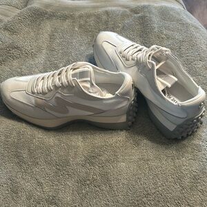 Steve Madden athletic shoes new no tags